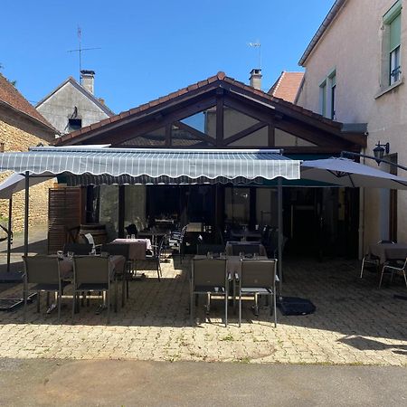 Hotel Du Commerce Joncy Bagian luar foto