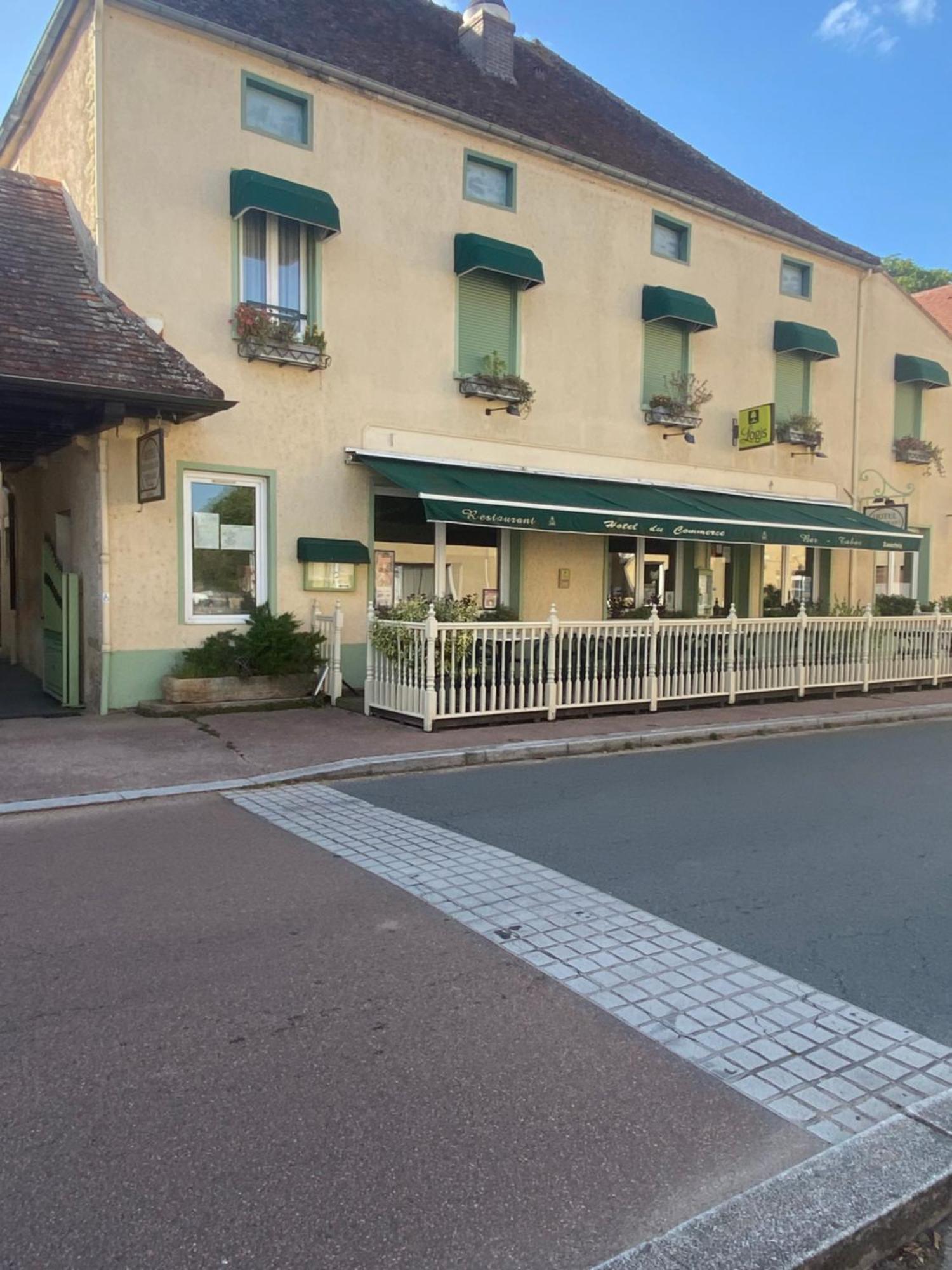 Hotel Du Commerce Joncy Bagian luar foto